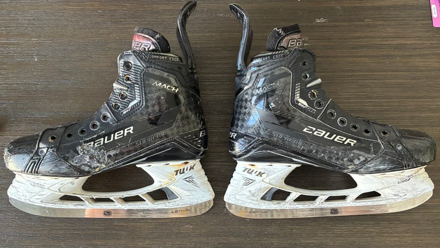 2022 Bauer Supreme Mach Hockey Skates Regular Width 8.5 (Used)