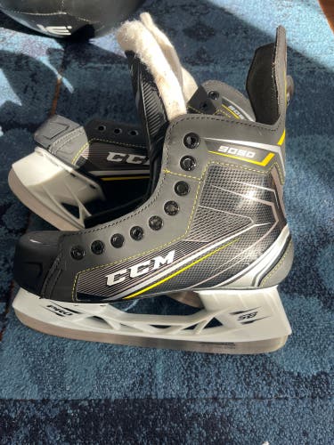CCM Tacks Hockey Skates Regular Width 6 (Used)