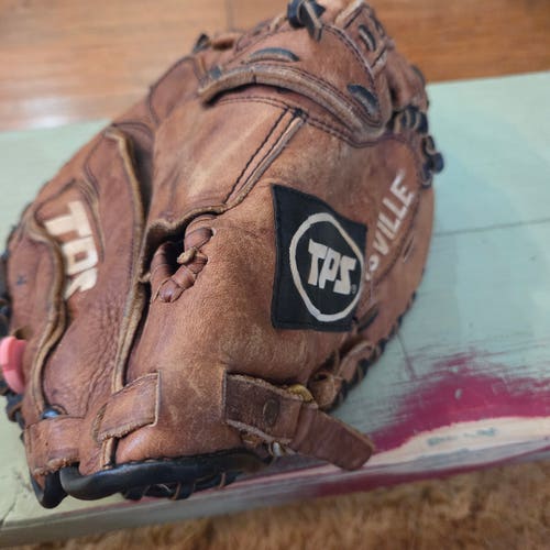 Louisville Slugger RH Catcher's TPS F204 Fastpitch Softball Glove 33" Game Ready