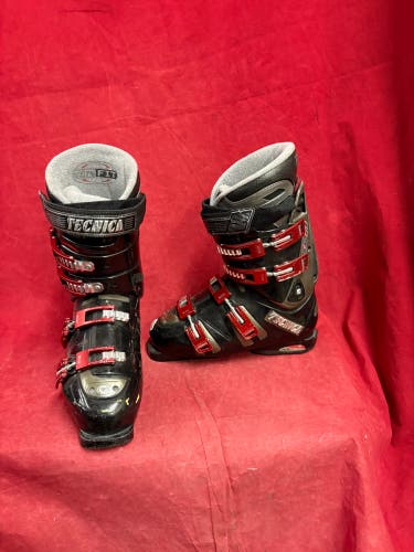 Ski Boots: Mondo 27 Tecnica Ski Boots (Used)