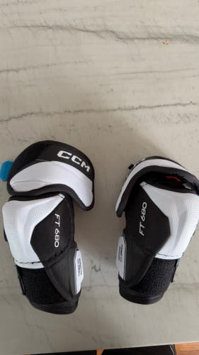 Senior Small CCM JetSpeed FT680 Elbow Pads (Used)