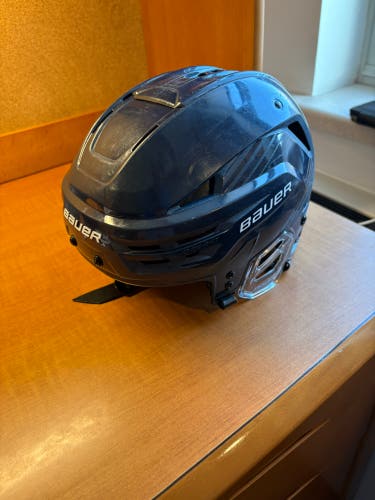 Medium Bauer Re-Akt 85 Helmet (Used)