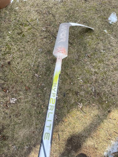 Intermediate Bauer Hyperlite 2 Regular Goalie Stick 23" Paddle (Used)