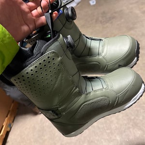 Men's Size M 9.5 (W 10.5) Burton Photon Snowboard Boots (New)