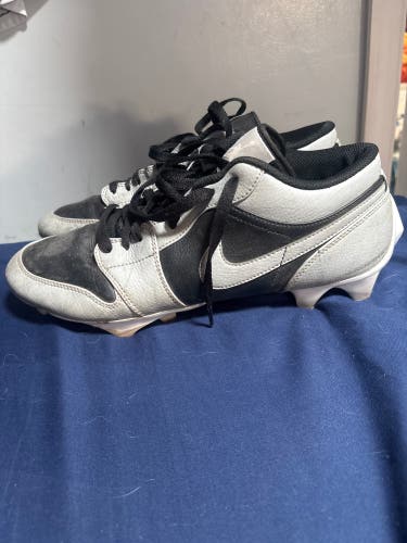 Men's Size M 11.0 (W 12.0) Air Jordan Low Top Molded Cleats (Used)