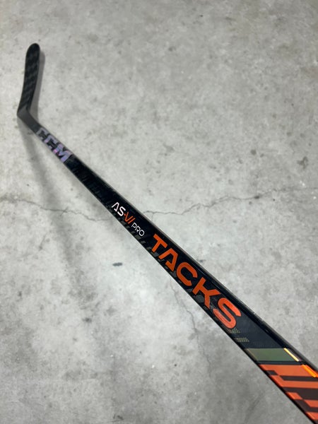 80 Flex P92M New Senior CCM Right Hand Pro Stock Tacks ASVI-Pro Hockey Stick