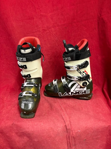 Ski Boots: Mondo 26 & 26.5 Lange Ski Boots (Used)