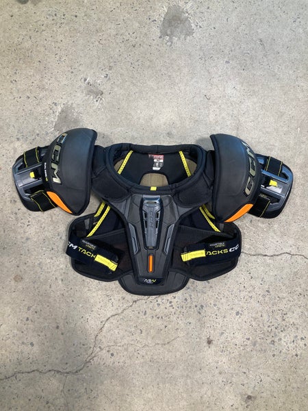 Small Senior CCM Tacks AS-V Pro Shoulder Pads (Used)