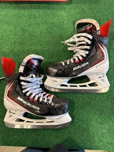 Senior Bauer Vapor Fly30 Hockey Skates (Regular) Size 8 (Used)