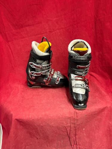 Ski Boots: Mondo 27 & 27.5 Salomon Ski Boots (Used)