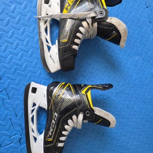 CCM Tacks Vector Pro Hockey Skates Regular Width Pro Stock Size 2.5 (Used)