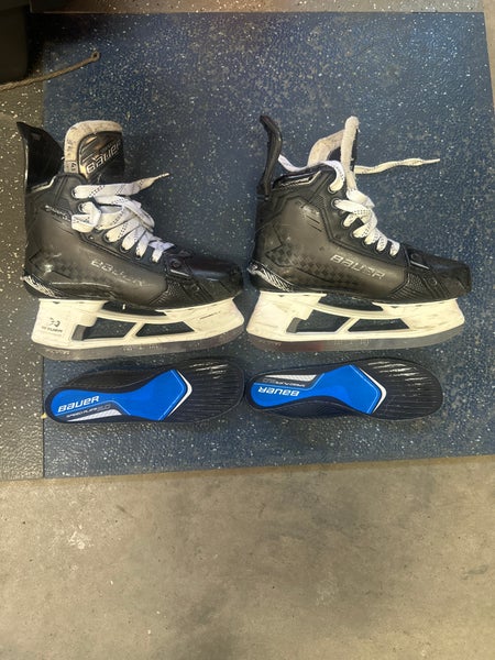 Bauer Supreme Shadow Hockey Skates Regular Width Size 4.5 (Used)