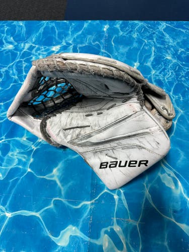 Intermediate Bauer Vapor X5 Pro Goalie Gloves & Blockers Regular (Used)