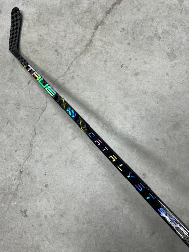 70 Flex P28 Senior True Catalyst 9x3 Right Hand Hockey Stick Pro Stock (New)