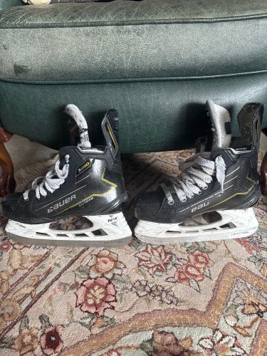 Bauer Supreme M40 Hockey Skates Wide Width Size 5 (Used)