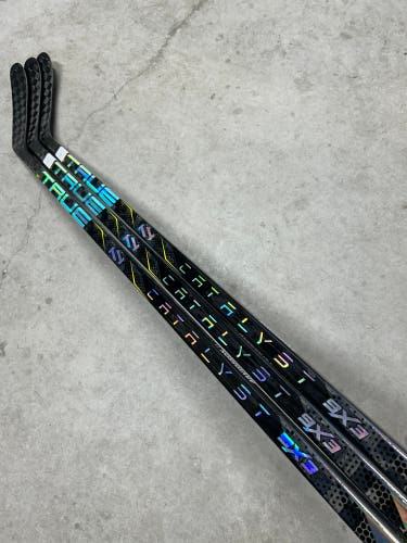 3 PACK 70 Flex P28 Senior True Catalyst 9x3 Right Hand Hockey Stick Pro Stock (New)