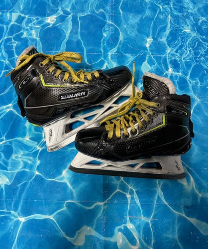 Intermediate Bauer Elite Hockey Goalie Skates Size 5.5 (Used)