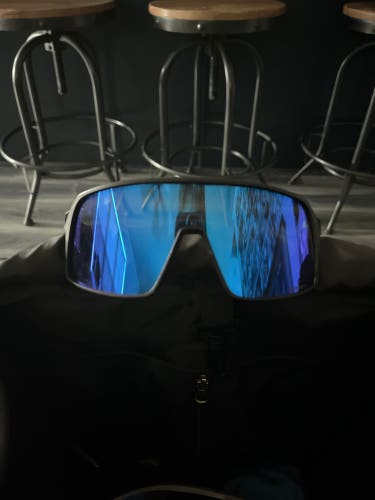 Unisex One Size Fits All Oakley Sutro Sunglasses (Used)