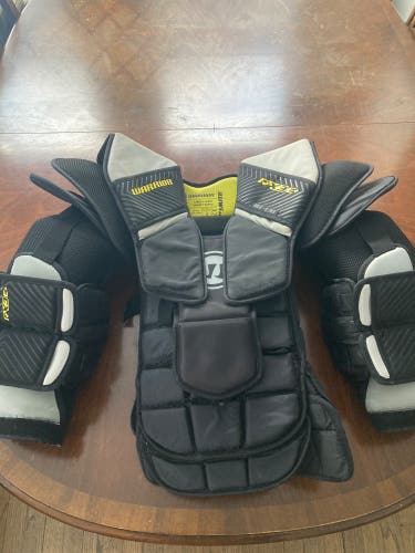Large/Extra Large Warrior RX3E+ Goalie Chest Protector (Used)