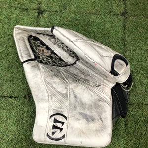 White Intermediate Warrior Ritual G5 Goalie Glove Regular (Used)