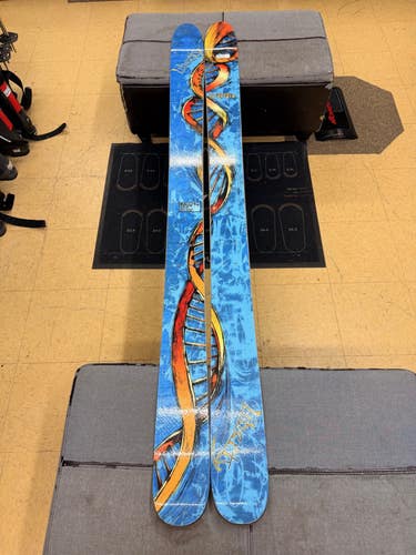 190 cm Liberty Double Helix Skis (Used)-In good shape