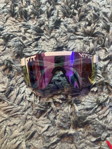 Unisex One Size Fits All Marucci Sunglasses (Used)