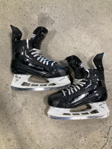 Senior Bauer Supreme Mach Hockey Skates 8 (Used)