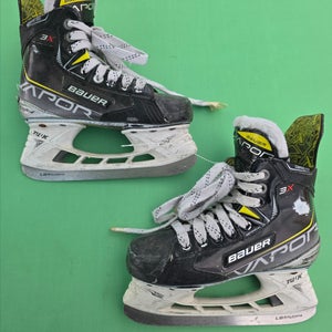 Junior Bauer Vapor 3X Hockey Skates Regular Width Size 2