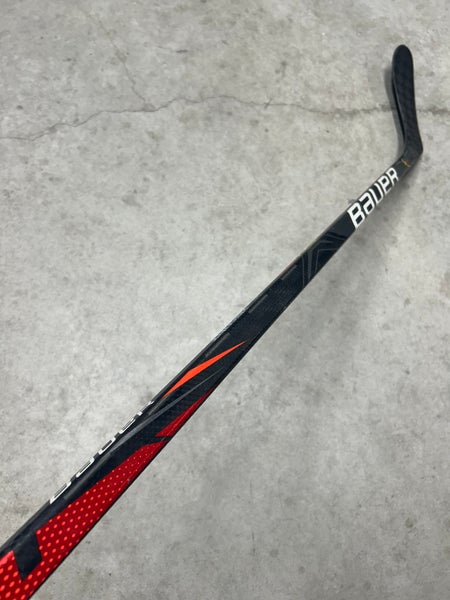 82 Flex P28 Senior Bauer Vapor Flylite Left Hand Hockey Stick Pro Stock (New)