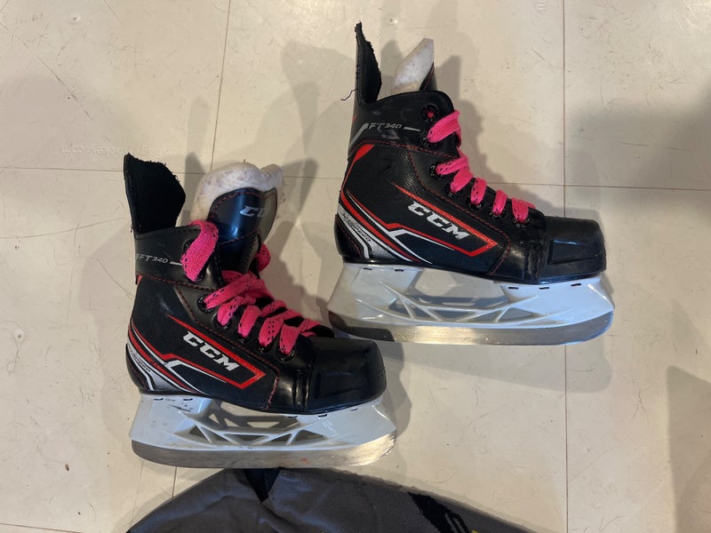 2017 CCM JetSpeed FT340 Hockey Skates Regular Width 11 (Used)