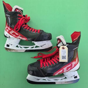 Senior CCM JetSpeed FT4 Pro Hockey Skates Size 9 Tapered Fit