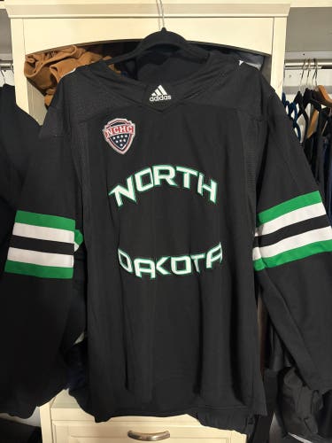 Black Size 52 Men's Adidas Jersey (New)