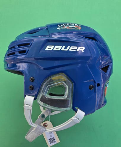 Small Bauer Re-Akt 200 Helmet