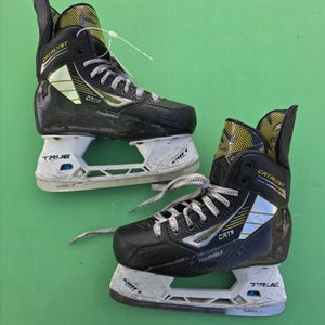 Junior True Catalyst 9 Hockey Skates | Size 1 Regular Width