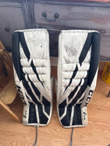 34" 2019 CCM Extreme Flex E4.9 Goalie Leg Pads (Used)