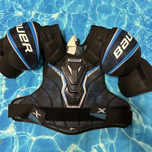 Medium Senior Bauer X Shoulder Pads (Used)