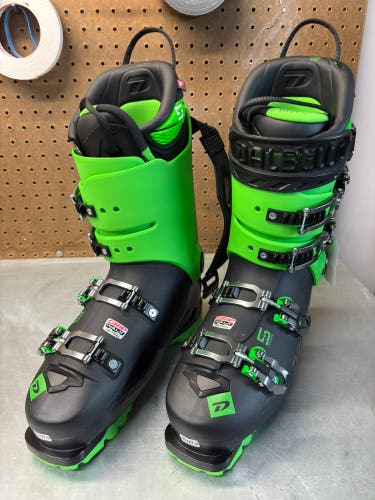 Mondo 27 & 27.5 Men's Dalbello Veloce All Mountain Ski Boots Stiff Flex (New)