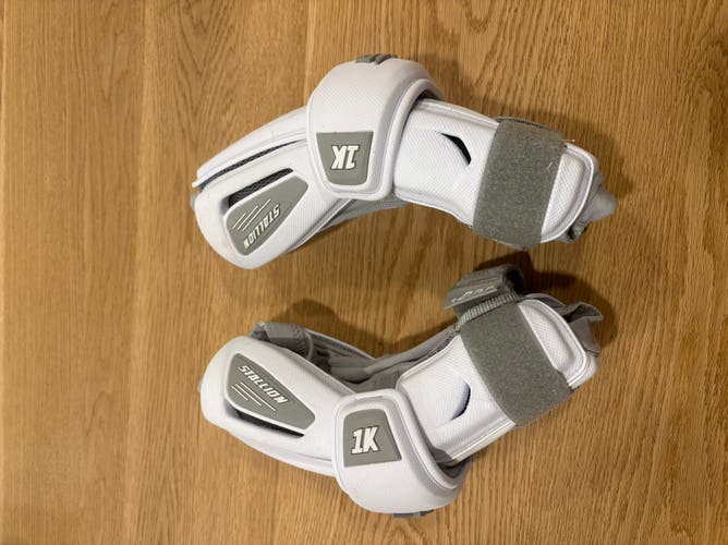 Medium/Large Adult STX Stallion 1k Arm Pads (New)