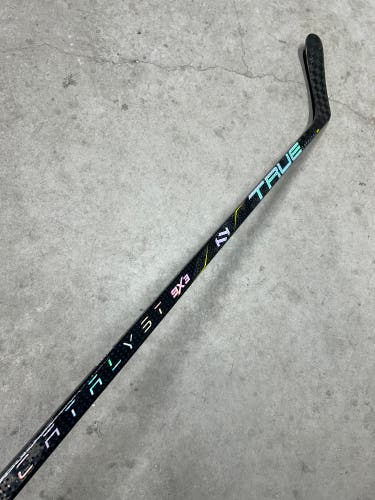 100 Flex P28 Senior True Catalyst 9x3 Left Hand Hockey Stick Pro Stock (New)