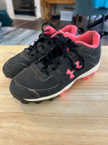 Black Kid's 1Y (Big Kids / Youth) Youth Under Armour Low Top Molded Cleats (Used)