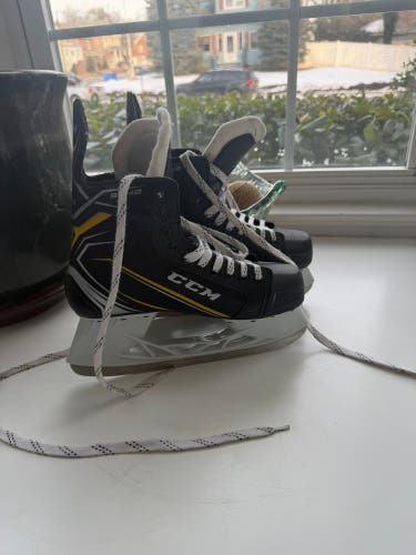 2018 CCM Tacks 9042 Hockey Skates 7 (Used)