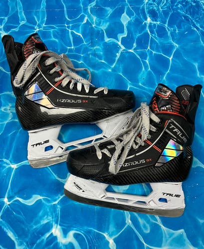 Senior True HZRDUS 9X Hockey Skates Regular Width Size 6.5 (Used)