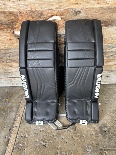 28" Junior Vaughn Velocity Goalie Leg Pads