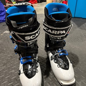 Mondo 26.5 Unisex Scarpa Maestrale RS Alpine Touring Ski Boots (Used)