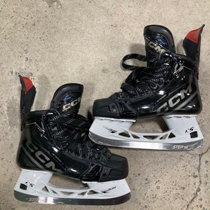 Senior CCM JetSpeed FT690 Hockey Skates | Size 7