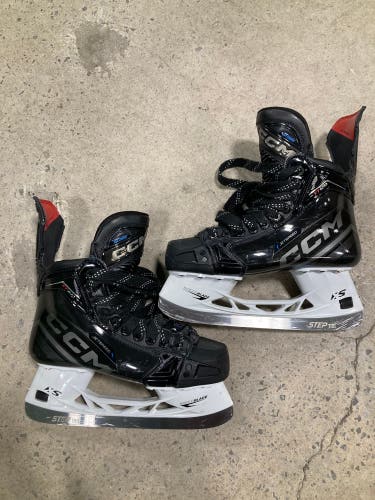 Senior CCM JetSpeed FT690 Hockey Skates | Size 7