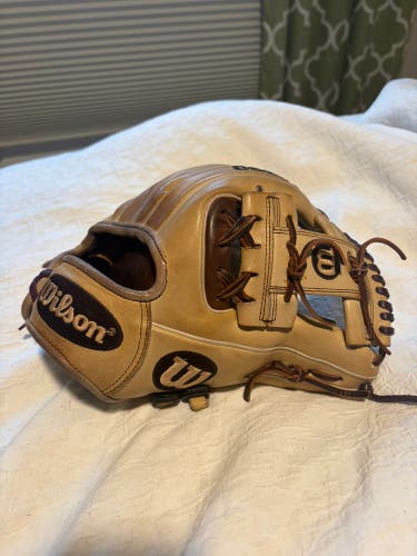 Wilson A2000 1786 RH Infield Baseball Glove 11.5" (Used)