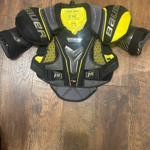 Men's Medium Senior Bauer Supreme 1S Shoulder Pads (Used)