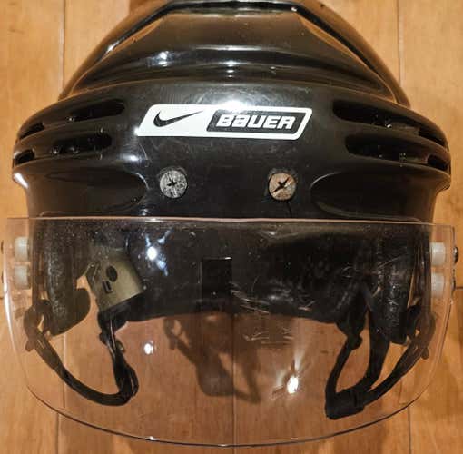 Senior Large Nike Bauer NBH5500 Hockey Helmet w/ Alkali Visor – Excellent Condition (Used)
