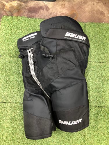 Senior Small Bauer Supreme TotalOne Hockey Pants (Used)